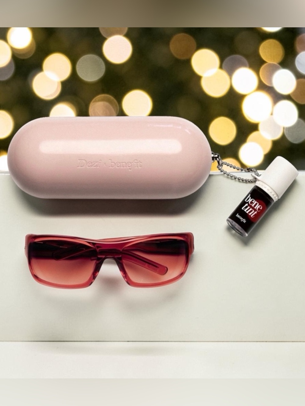 Dezi Benefit Sunglasses x Benefit Cosmetics
Collaboration 🍒Limited
Edition NEW!